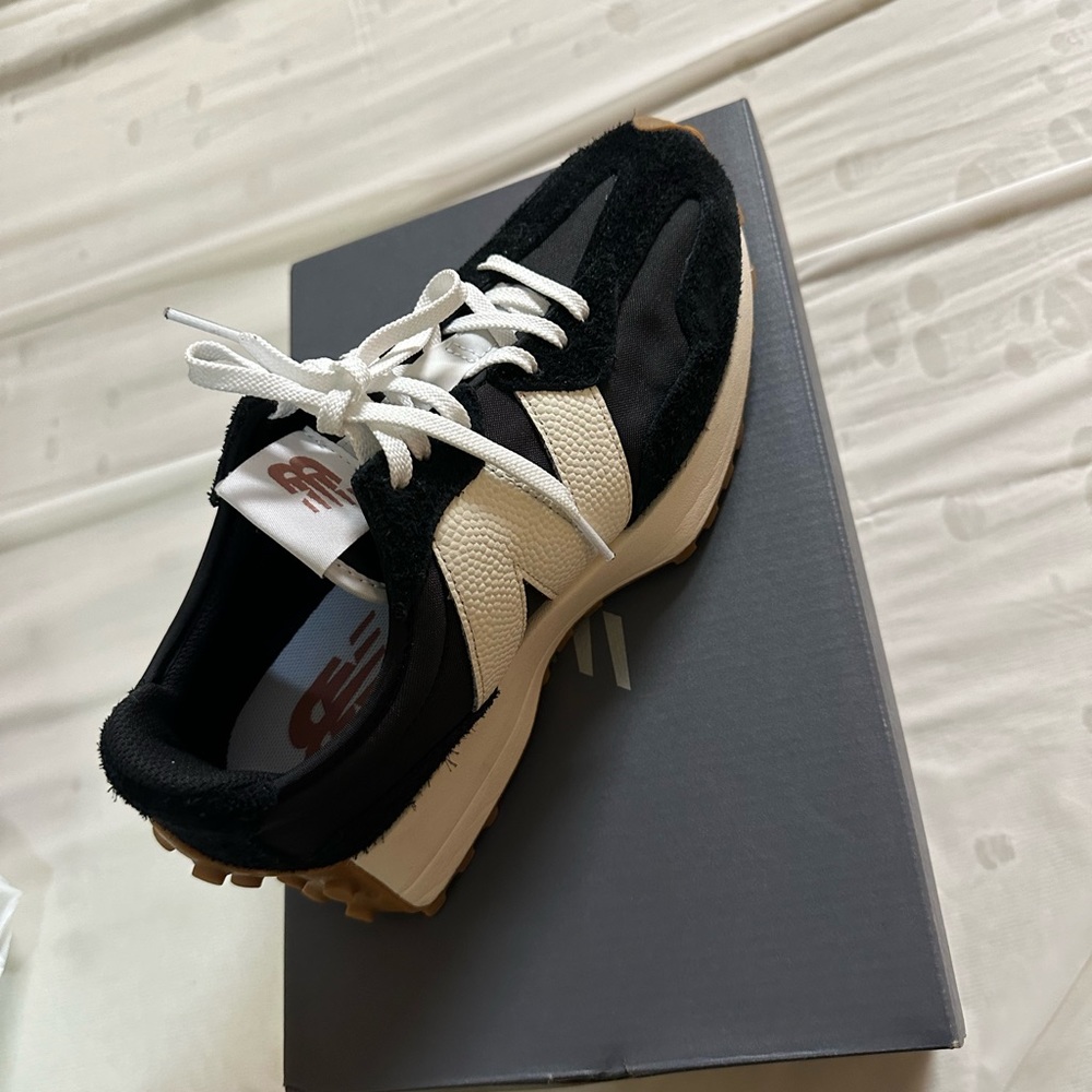 New balance 327 size 8 in women’s ; tried on never worn brand new with box